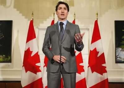 Canadá aplicará un arancel del 25% a las importaciones de frambuesas – moras congeladas y otros productos estadounidenses y aplaza hasta el 02 de abril gravamen a un segundo grupo de productos