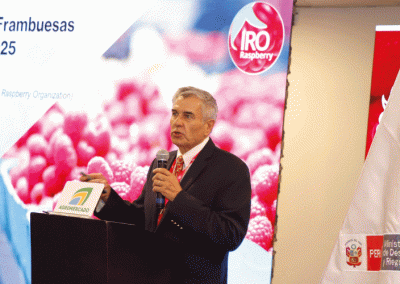 Director de Chilealimentos Antonio Domínguez expuso situación mundial de la frambuesa en foro internacional de Lima
