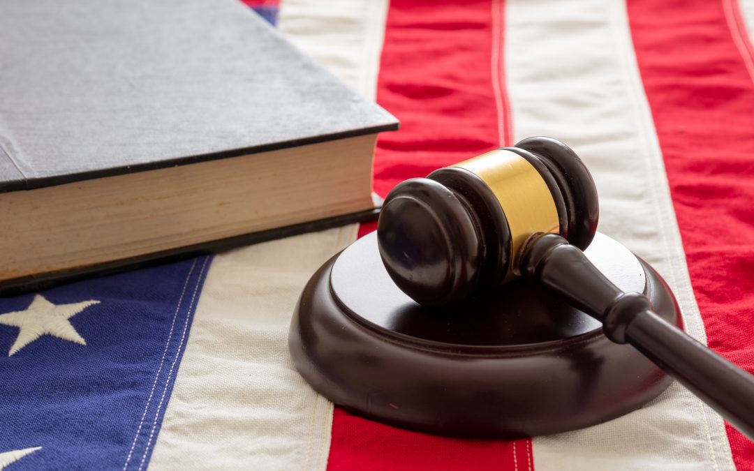 El tribunal de apelaciones levanta el bloqueo a los aranceles de Trump por ahora, caso irá a los tribunales de Justicia