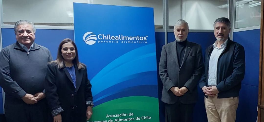Chilealimentos se reúne junto al INIA para generar sinergias entre el sector público y privado para impulsar la industria de alimentos