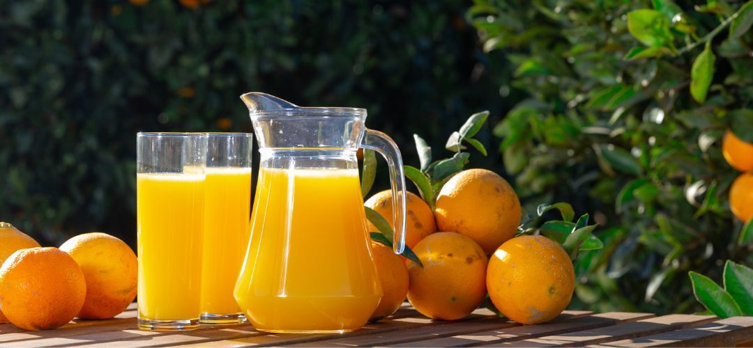 Caída de precios y aranceles en EE.UU. ponen en jaque al jugo de naranja brasileño