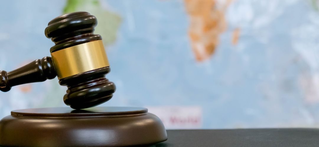 EE.UU: Tribunal federal de apelaciones dictamina que los aranceles globales de Trump son ilegales, pero los mantiene vigentes hasta octubre