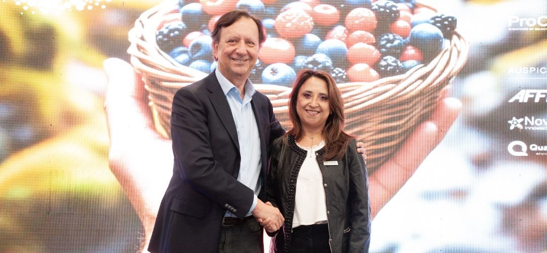 Chilealimentos y AFIPA firman alianza para capacitar agricultores en uso responsable de plaguicidas