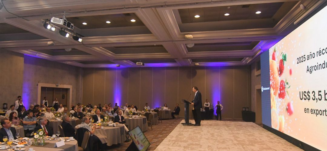 Chilealimentos realizó seminario sobre perspectivas económicas y tendencias para la Agroindustria 2025