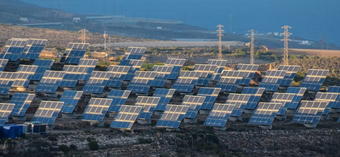 Egipto acelera inversiones y busca posicionarse como hub regional de energías limpias al año 2028